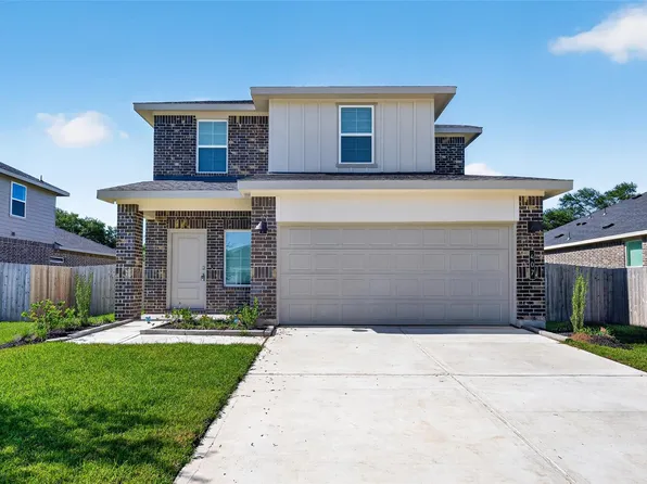 407 Robin St, Angleton, TX 77515