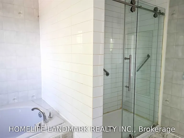 367 Huntington Ridge Dr #UPPER — Photo 18