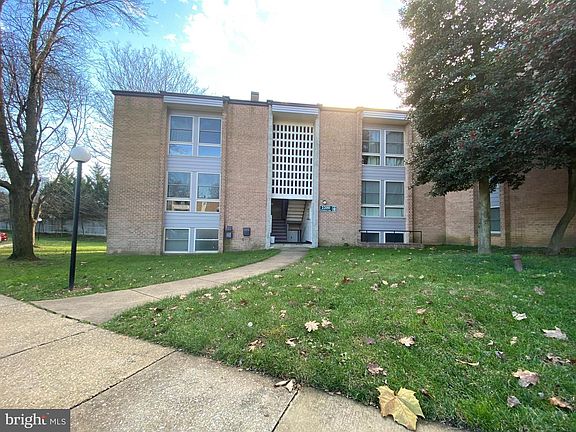 2nd image of 2200 Greenery Ln #10223