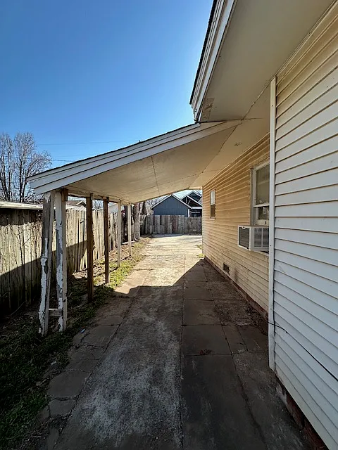 3 bed, 1.5 bath, 1175 sqft, $925 — Photo 2