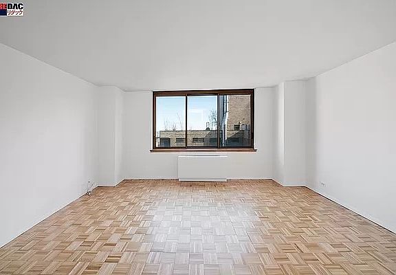 4th image of 235 E 40th St APT 37I