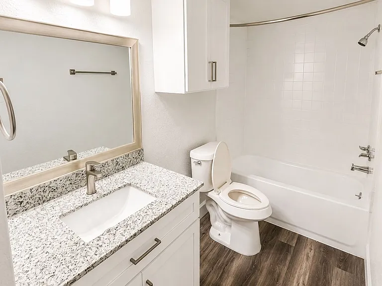 Cedar Lane Apartments — Photo 8
