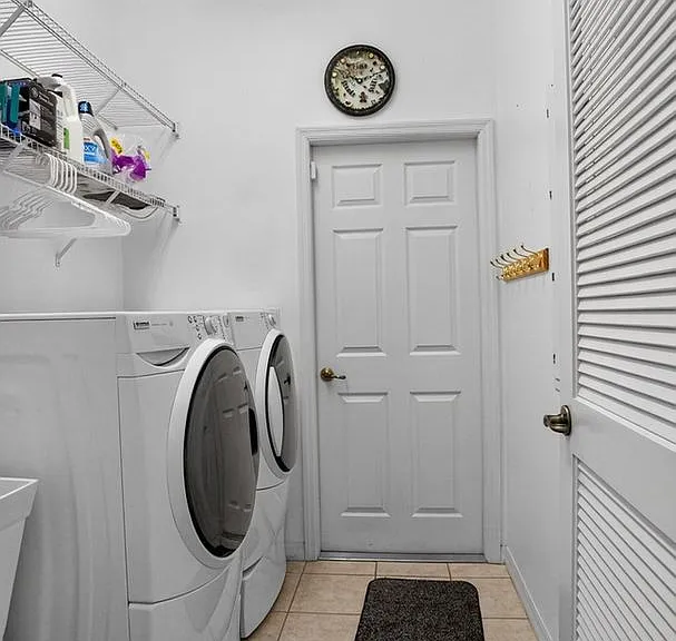 8525 SW 86th Ter — Photo 32