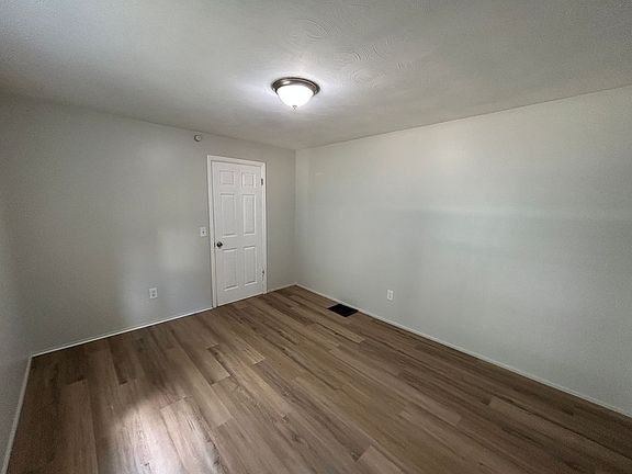 5th image of 42 Villa St Unit 1