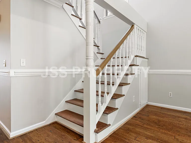 2267 Cheshire Dr — Photo 18
