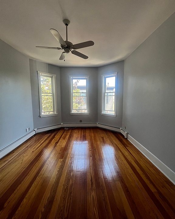 1st image of 5 Hatch St Floor 3