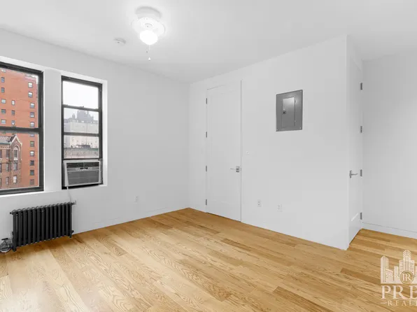 227 Waverly Place image 3 of 8