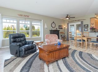 399 Wembley Rd #209, Parksville, BC V9P0A6