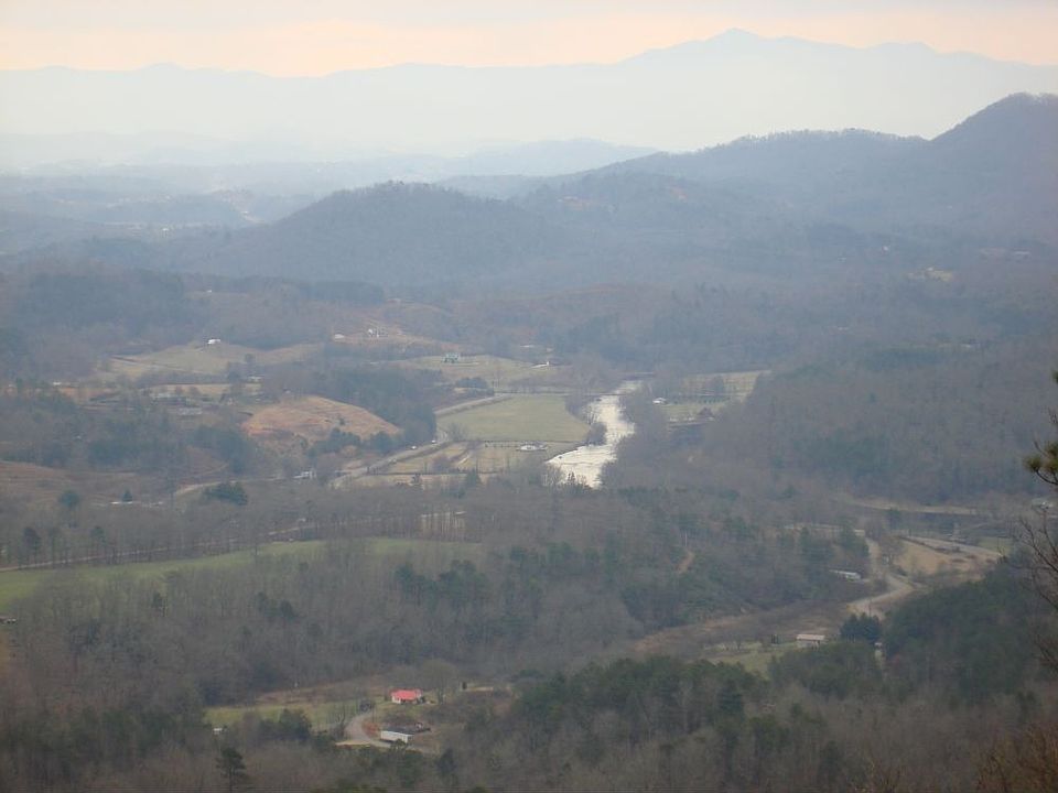 2nd image of 1515 Bradley Creek Rd