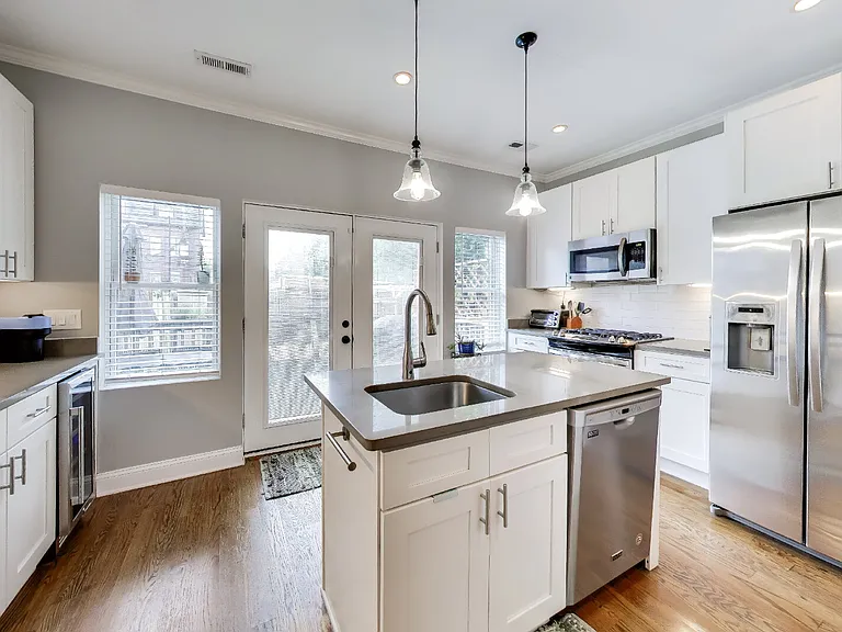 1910 4th St NW — Photo 8