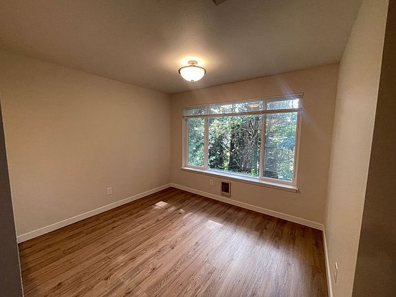 4th image of 11101 NE 128th St #E101