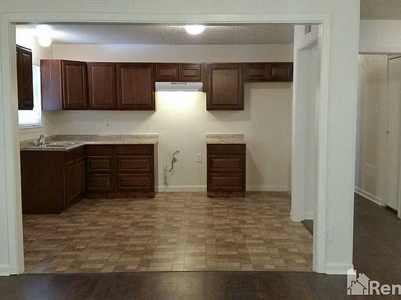 4th image of 3736 Hogan Dr