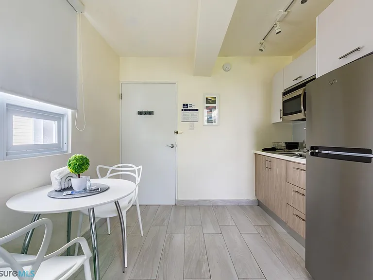 1408 Calle Aldea #3B — Photo 11