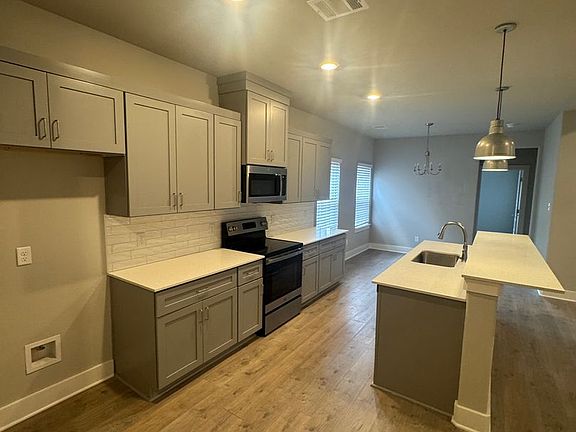 3rd image of 668 The Cottages Dr