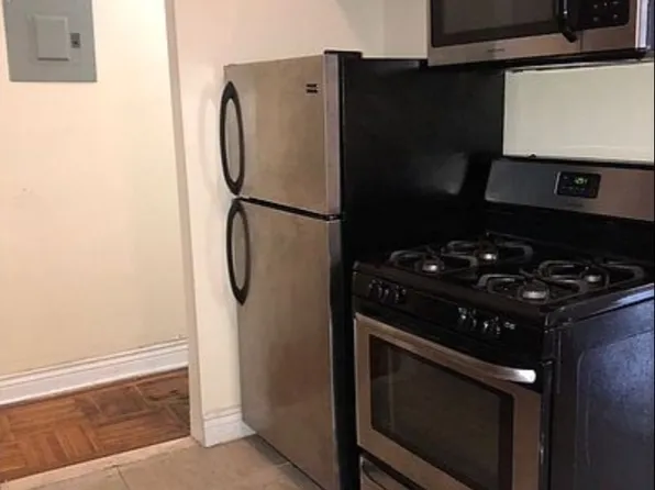 1176 President Street image 3 of 8