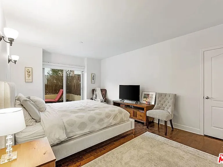 1522 Amherst Ave #101 — Photo 18