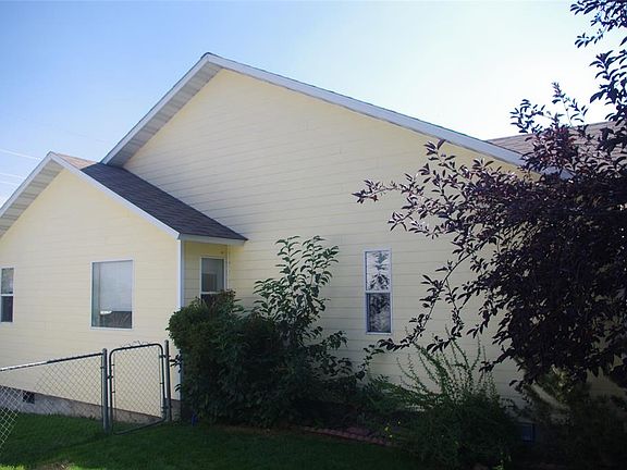 2nd image of 1332 Wineglass Ln
