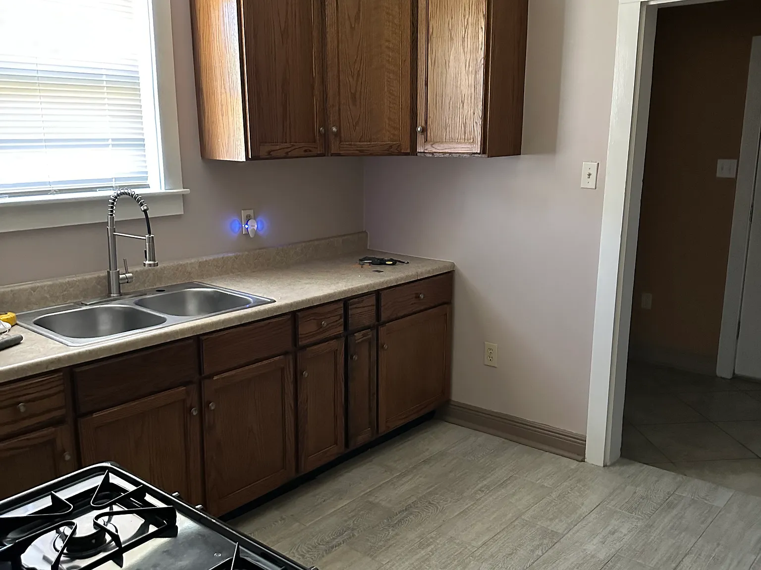 1 bed, 700 sqft, $1,050 — Photo 2
