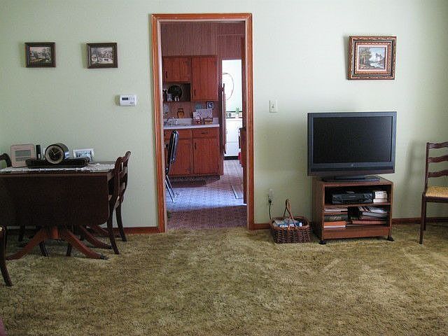 2nd image of 406 E Franklin Ave