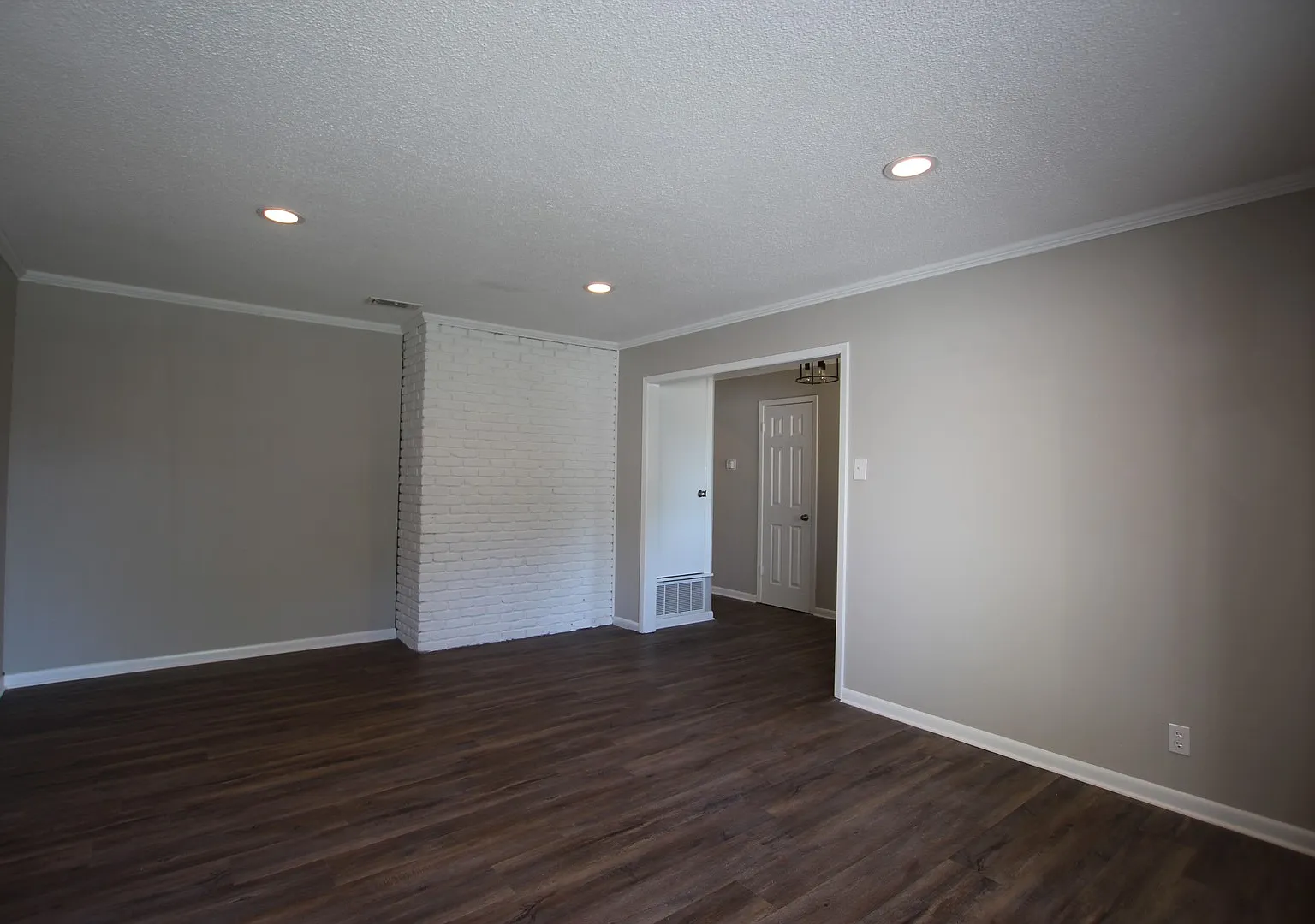 Lease Takeover Opportunity Available! Updated 3 Bedroom, 2 Bath Home in Tyler — Photo 2