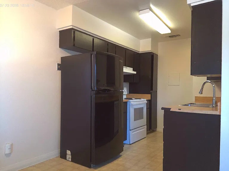655 W Ashlan Ave #204 — Photo 1