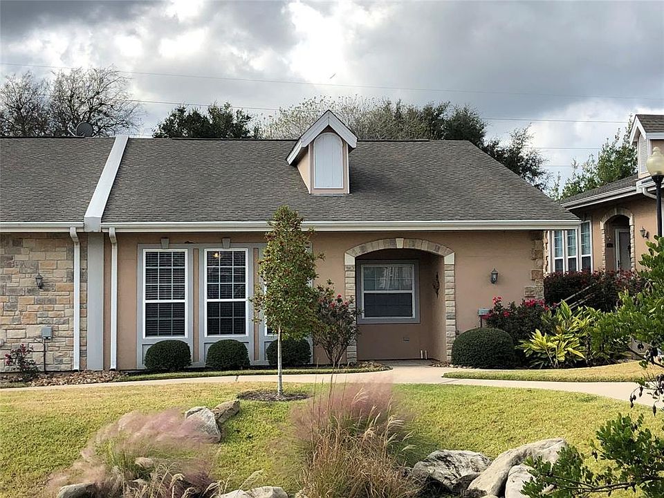 1st image of 105 Stone Hill Dr