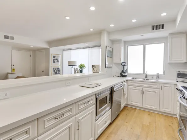 Oakhurst Moderne, 339 N Oakhurst Dr APT 404, Beverly Hills, CA 90210