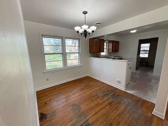 4th image of 1731 N Kentwood Ave