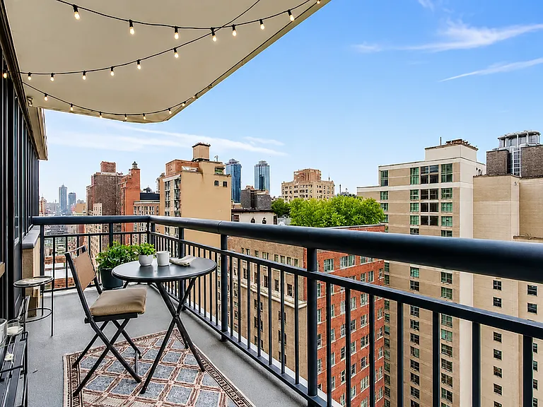 70 W 37th St #2404 — Photo 7