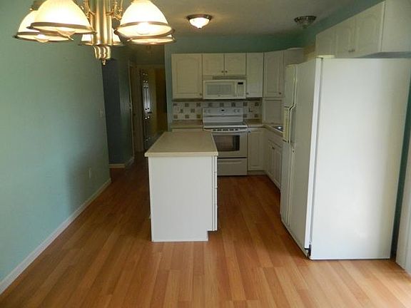 3rd image of 8906 Bradford Hwy