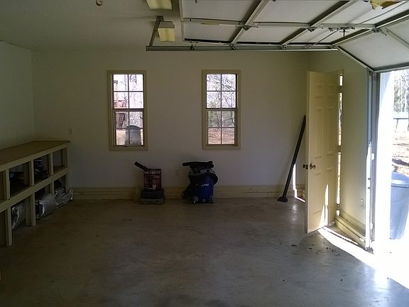 5th image of 4259 Holly St