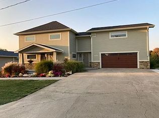 701 Stuart St, Adair, IA 50002