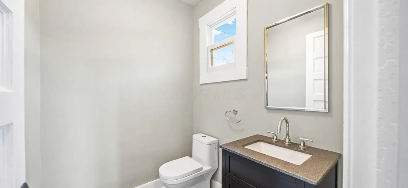 4 bed, 2.5 bath, 2307 sqft, $2,800 — Photo 1