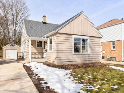 2515 N 71st STREET, Wauwatosa, WI, 53213