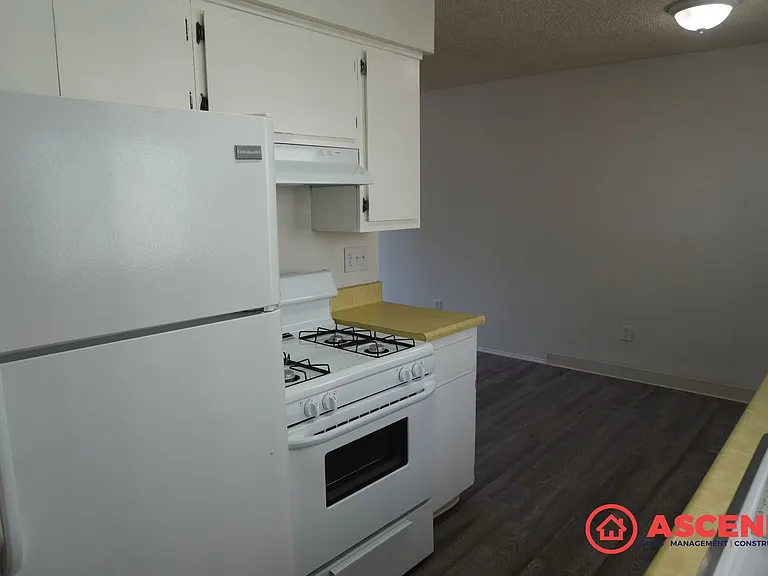 1849 Golden State Ave — Photo 6