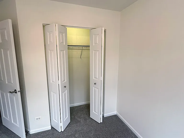 560 Lancaster Dr #560 — Photo 25