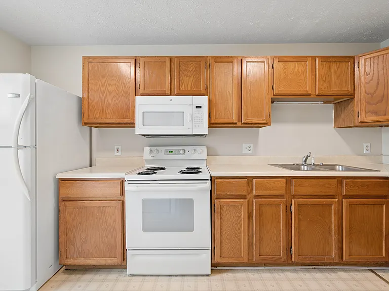 1135 W Washington St — Photo 6