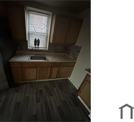 2 bed, 1400 sqft, $1,300 — Photo 2