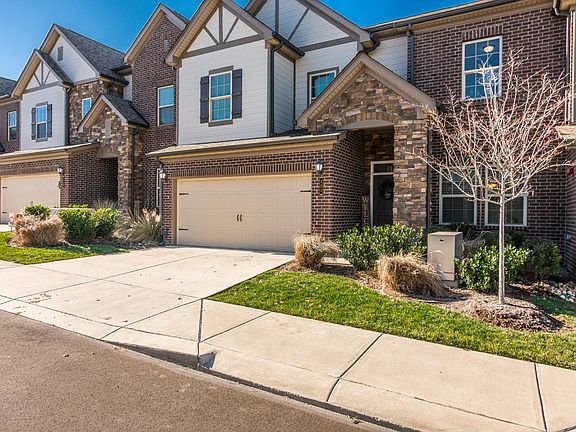 2nd image of 121 Cape Private Cir