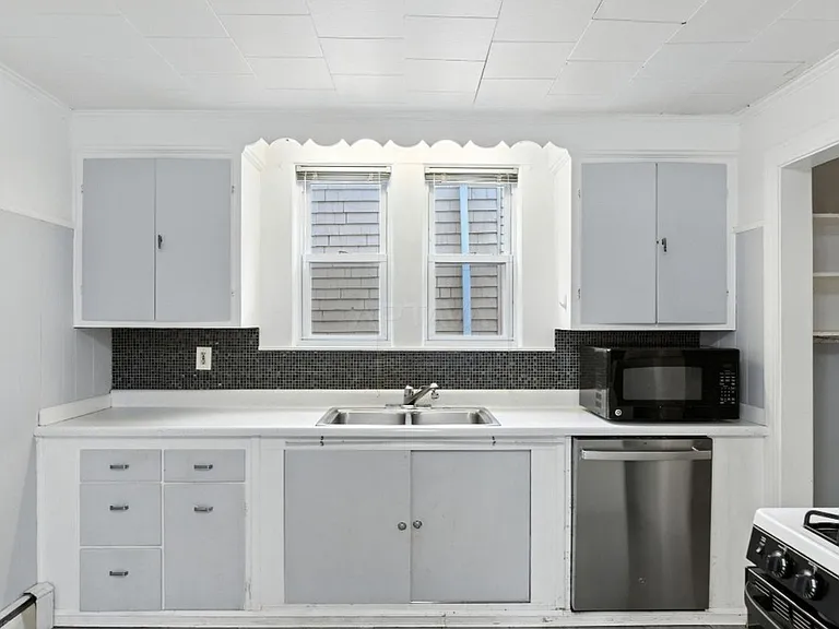 547 Broadway #1B — Photo 9