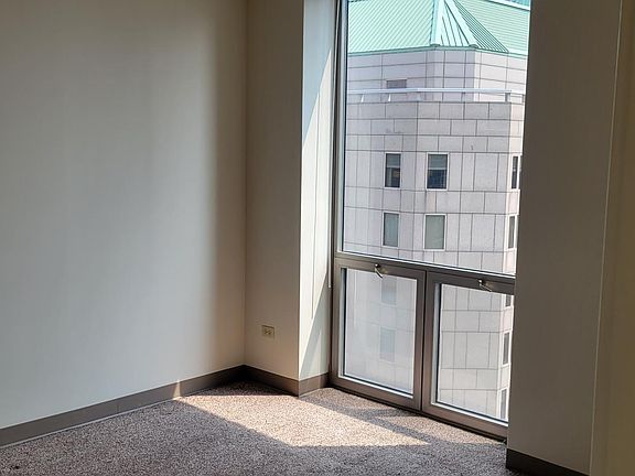 4th image of 222 N Columbus Dr APT 3910
