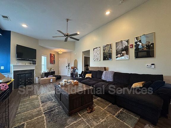 2nd image of 207 Fullford Ln APT 202