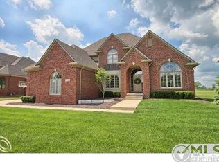 7135 Sawgrass Dr, Washington, MI 48094