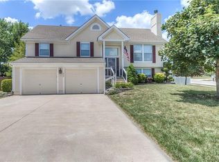 212 N Lakeshore Dr, Raymore, MO 64083