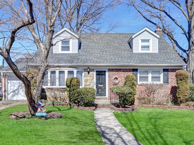 142 Aster Drive, New Hyde Park, NY, 11040