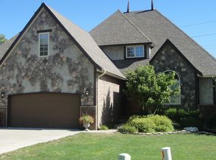 1639 E Oak Creek St, Springfield, MO 65804