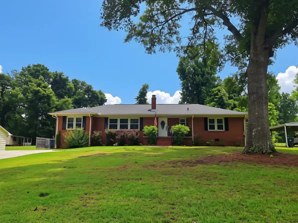 503 Crestview Ln, Valley, AL 36854