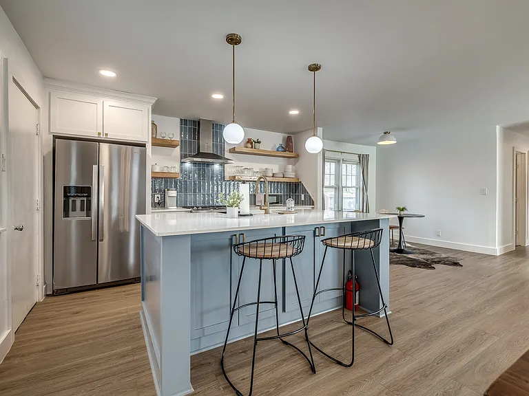 1111 W Comanche St — Photo 33