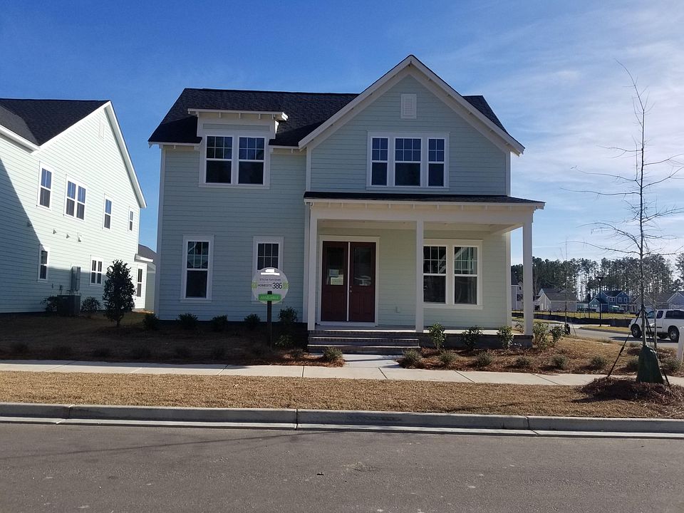 1st image of 379 Oak Park St #386