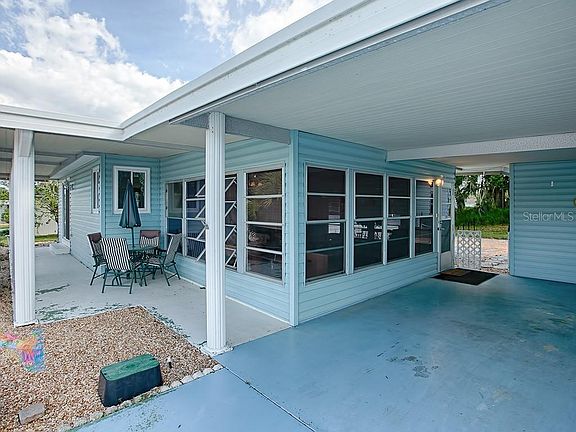 2nd image of 691 Buccaneer Blvd